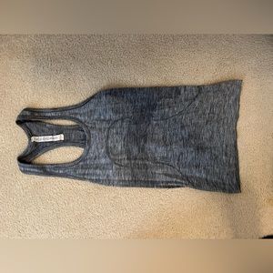 Grey Lululemon swifty tech